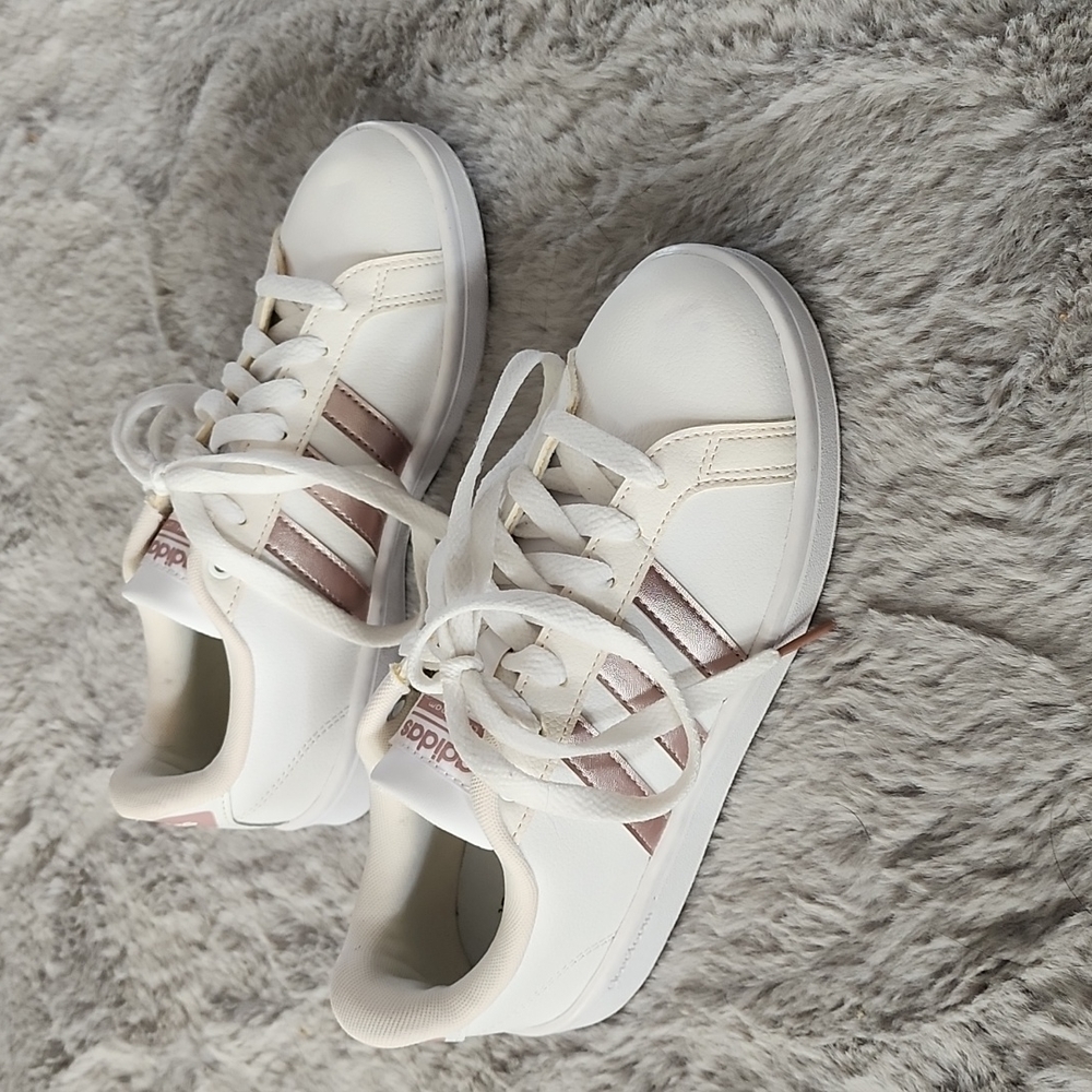 𝅺ADIDAS US  size 6 rose gold stripes